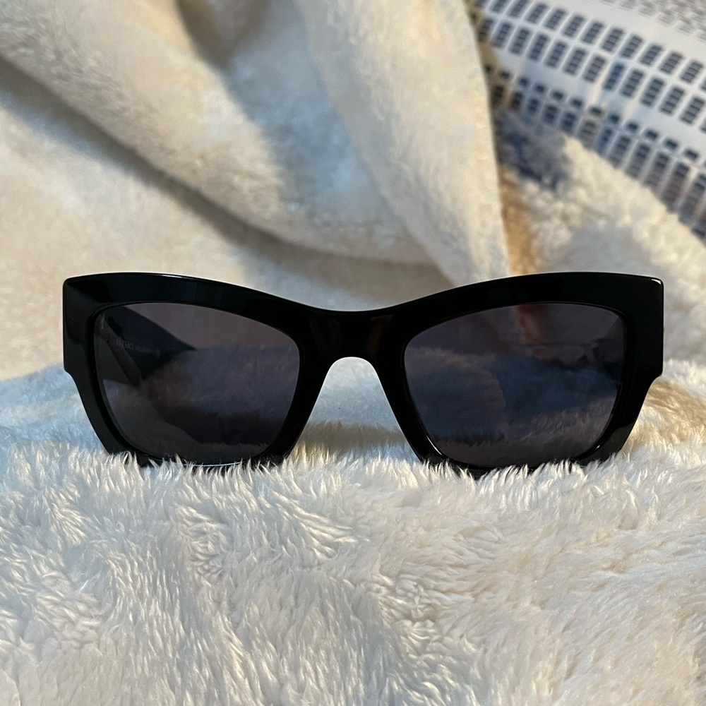 VERSACE Women’s sunglasses BRAND NEW